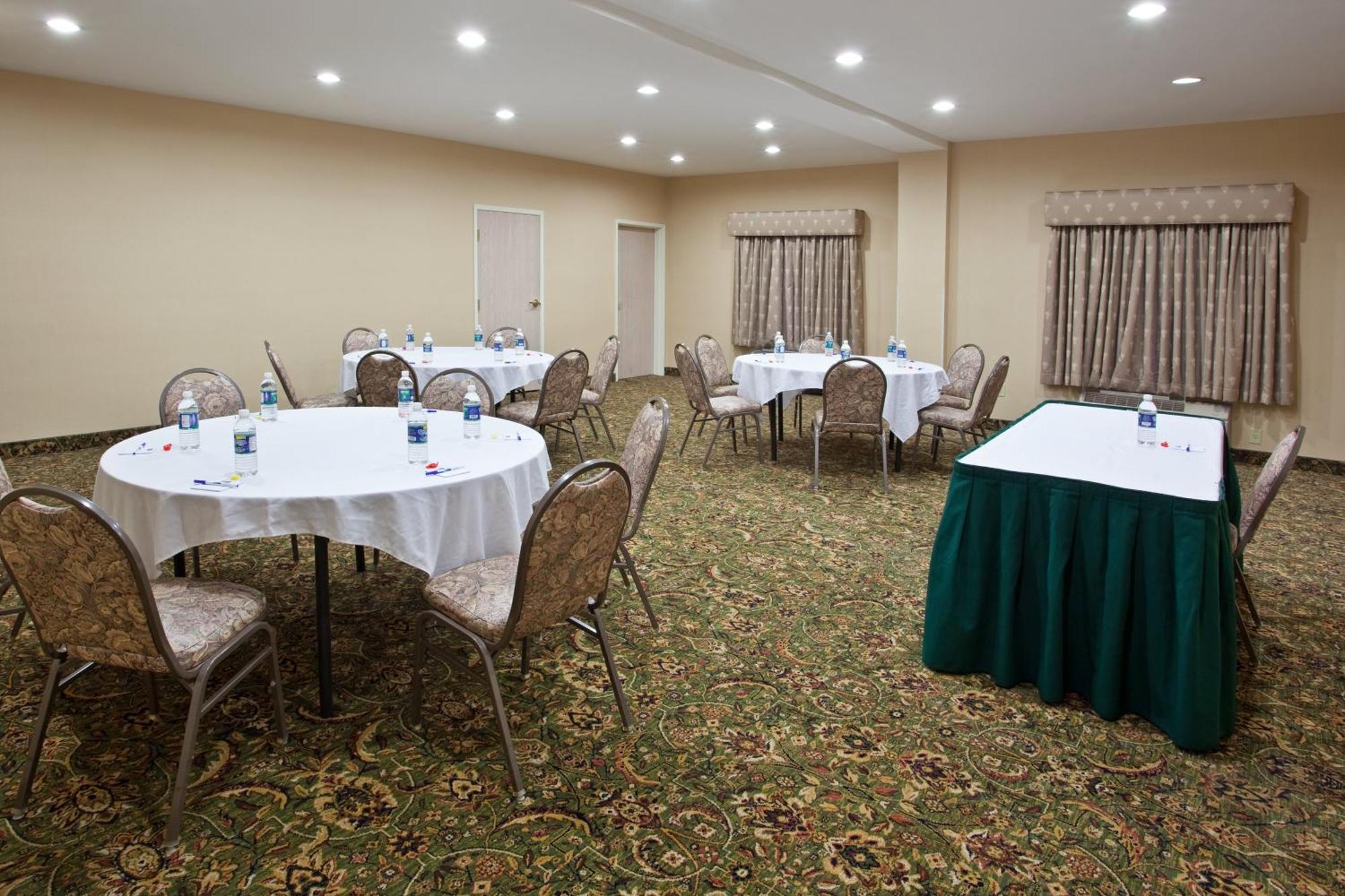 Holiday Inn Express Hotel & Suites Marion By Ihg Eksteriør billede