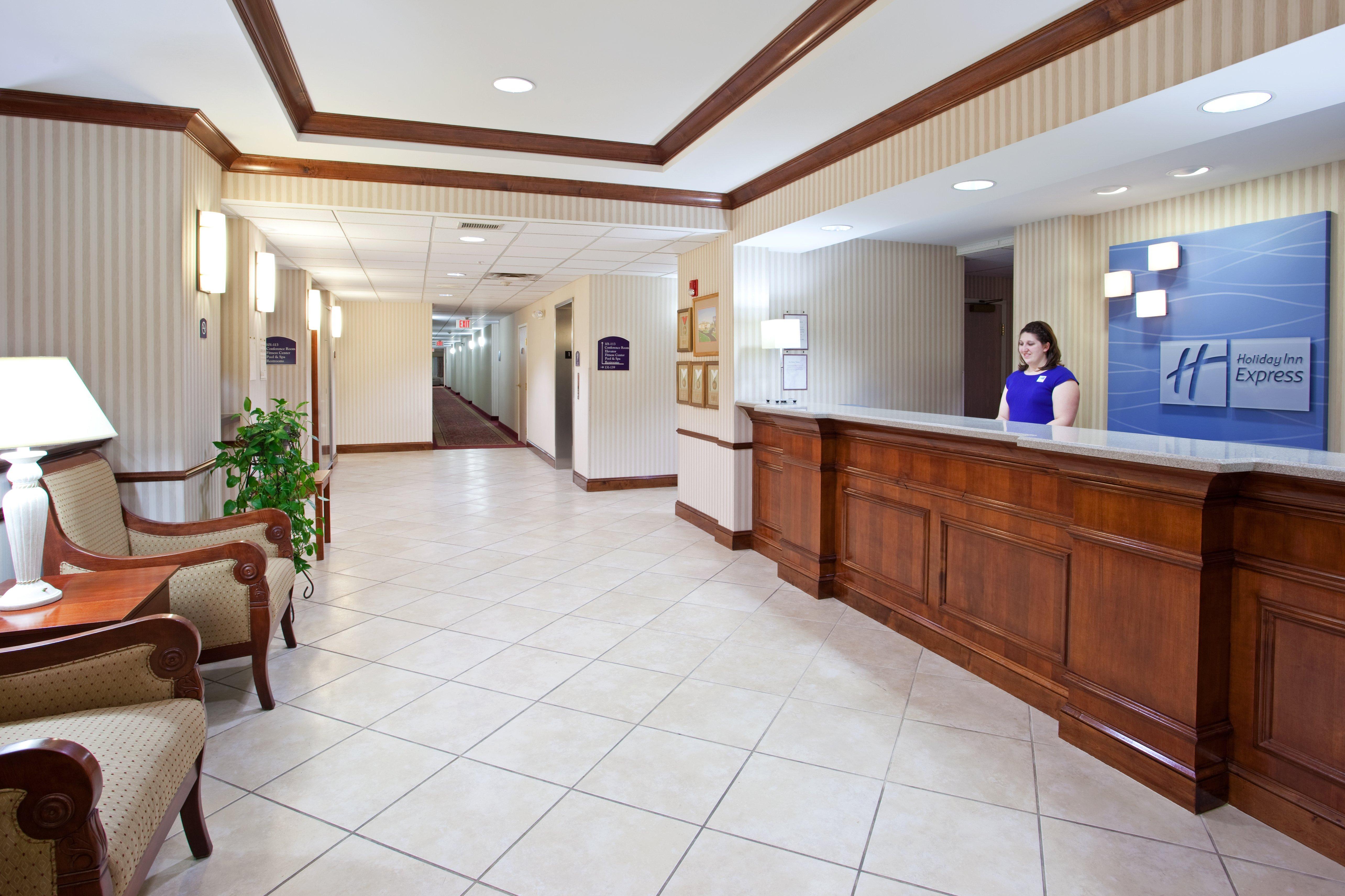 Holiday Inn Express Hotel & Suites Marion By Ihg Eksteriør billede