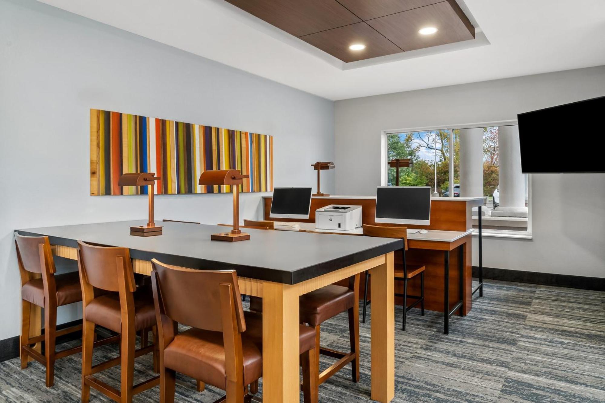 Holiday Inn Express Hotel & Suites Marion By Ihg Eksteriør billede