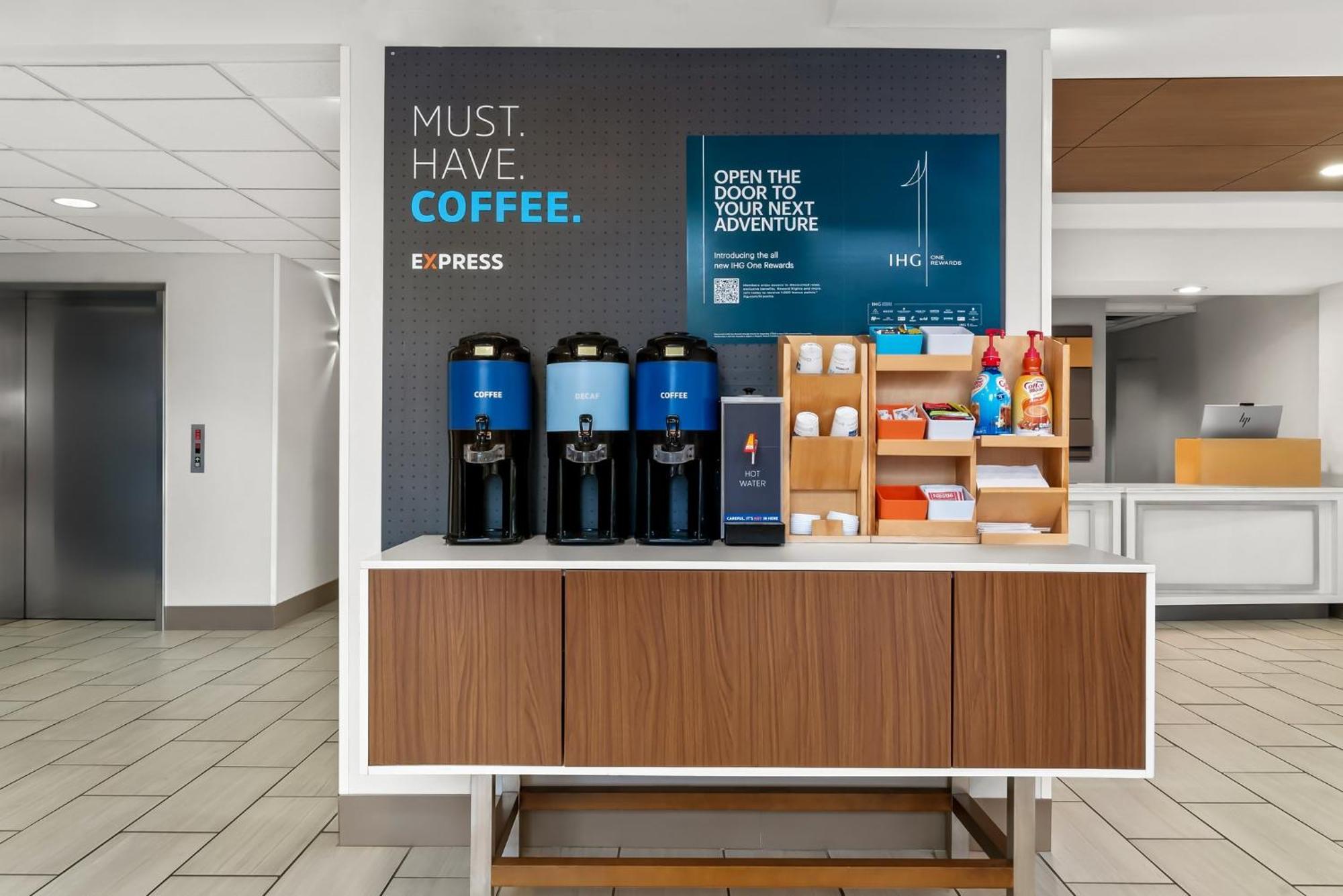 Holiday Inn Express Hotel & Suites Marion By Ihg Eksteriør billede