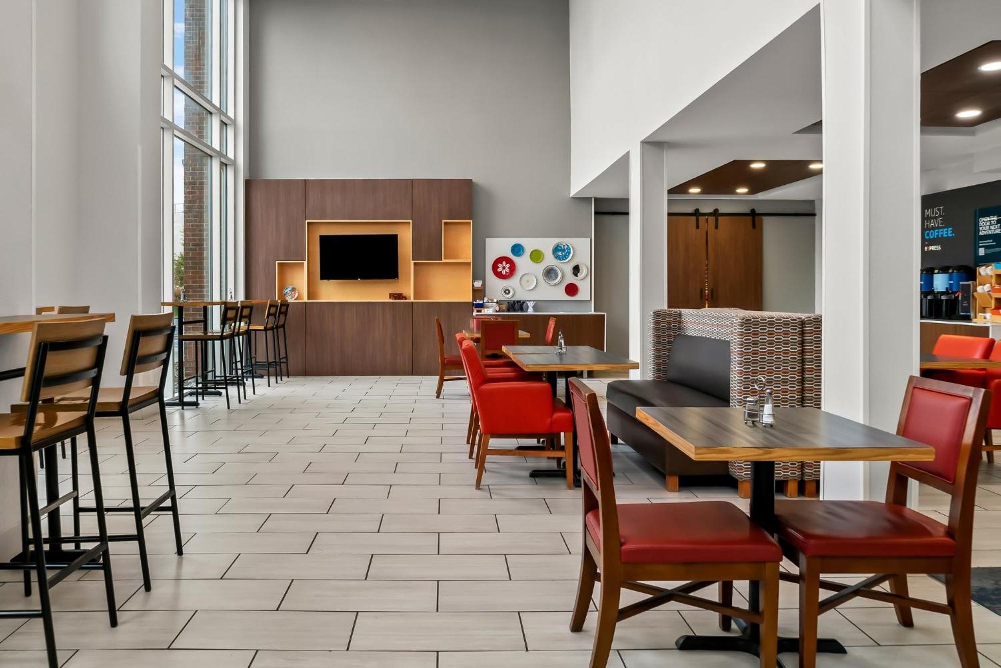 Holiday Inn Express Hotel & Suites Marion By Ihg Eksteriør billede