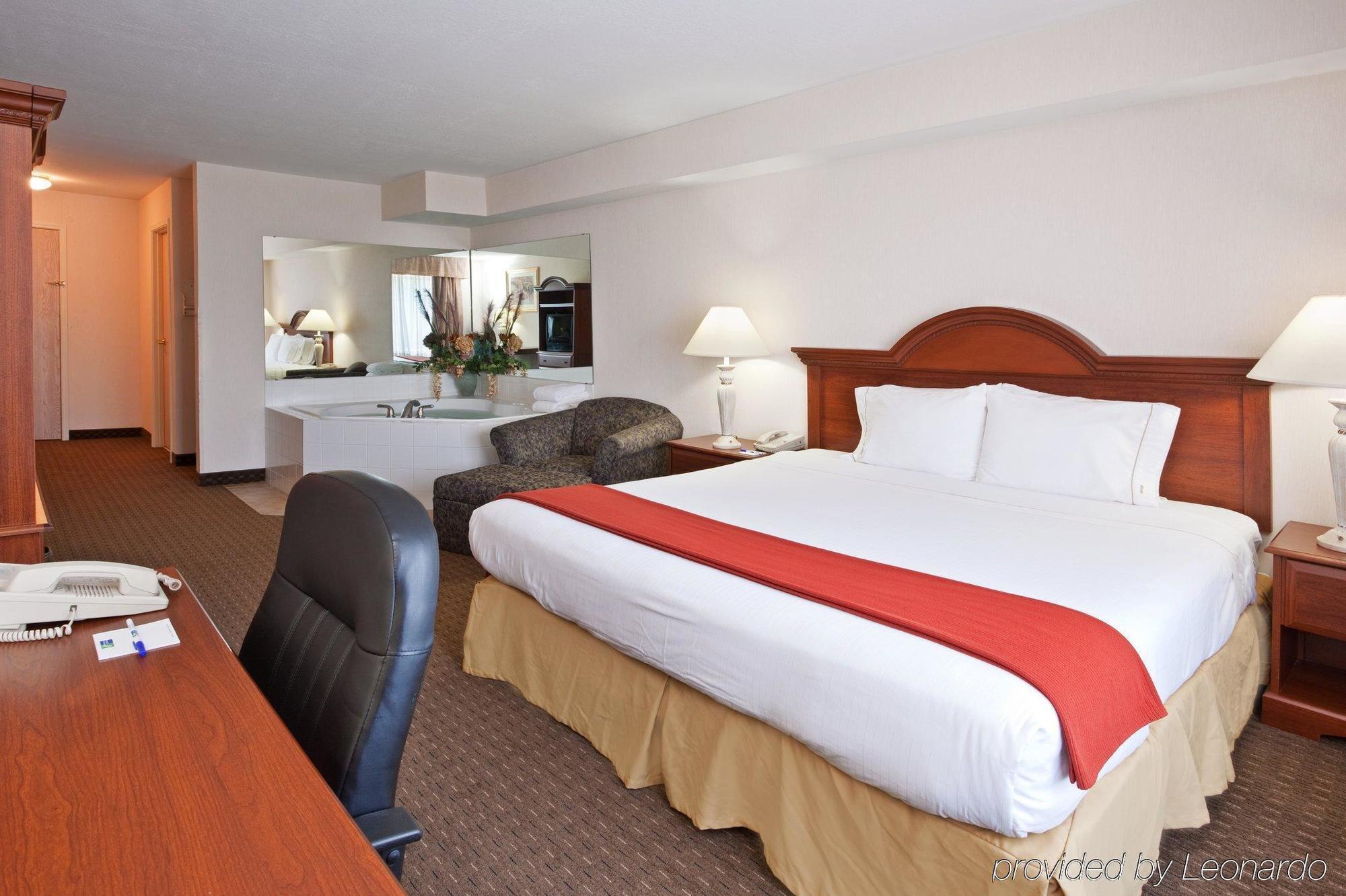 Holiday Inn Express Hotel & Suites Marion By Ihg Værelse billede