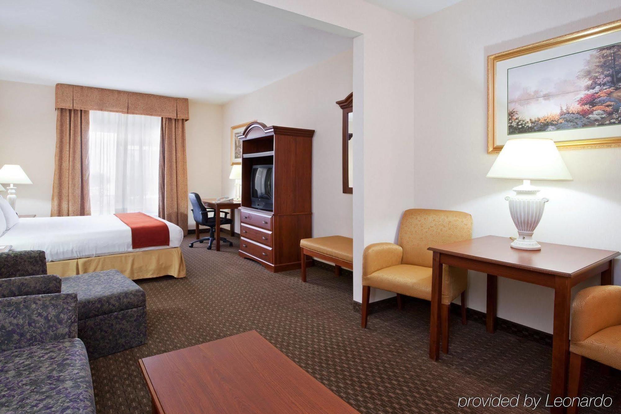 Holiday Inn Express Hotel & Suites Marion By Ihg Eksteriør billede